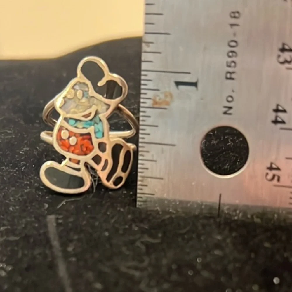 Vintage Zuni Sterling Silver Stone Chip Inlay Mickey Mouse Ring - Picture 4 of 5